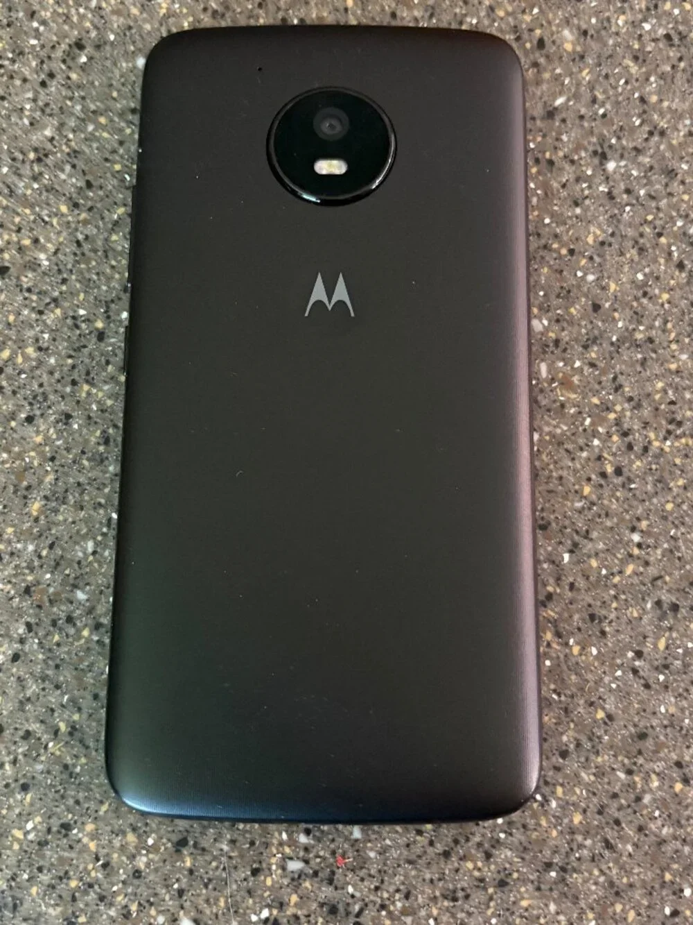 NIB Motorola Moto e4 phone
